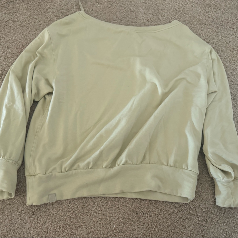 Lululemon crewneck - Picture 2 of 2
